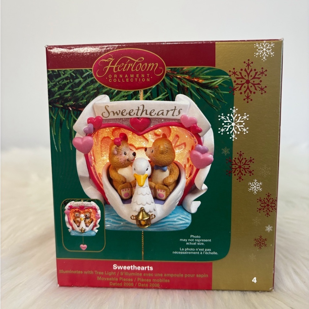 Heirloom Ornament Collection Sweethearts